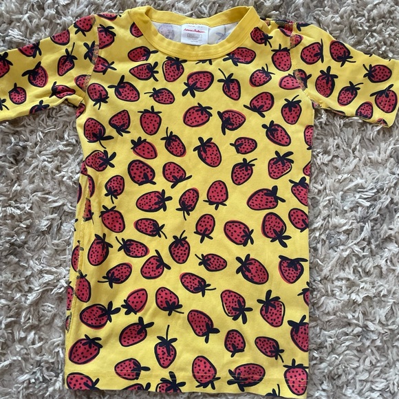Hanna Andersson Pajama Top Strawberries Sz 12 - Picture 2 of 7